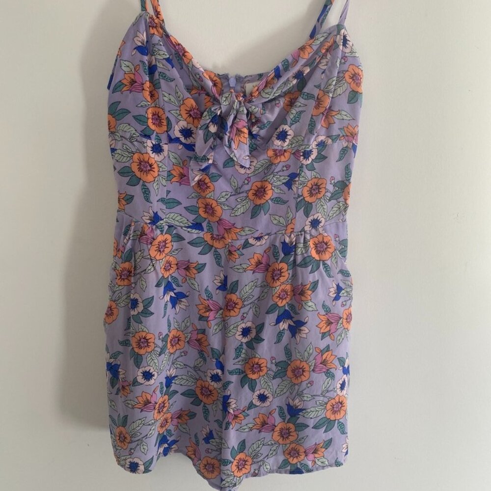 Yumi Kim Lavendar Floral Front-Tie Strappy Romper W/ Pockets Sz S